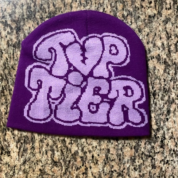 Fashion Beanie - Picture 3 of 4
